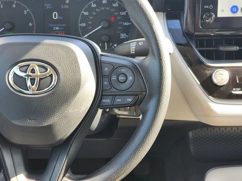 Used 2025 Toyota Corolla LE FWD image 13