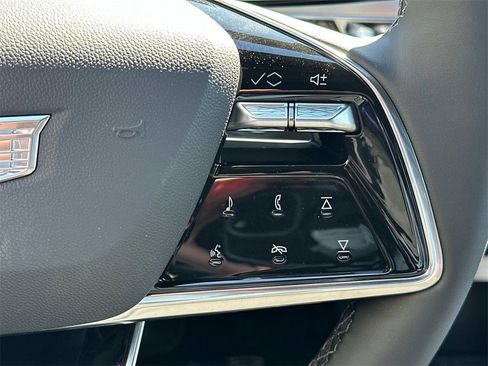 New 2025 Cadillac Lyriq Luxury image 14