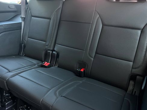 New 2026 GMC Yukon Denali w/ Denali Reserve Package AWD/4WD image 14