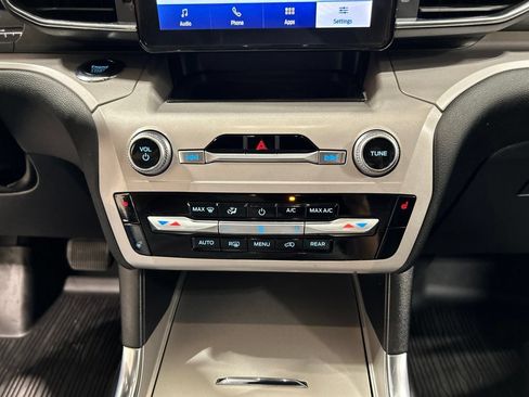 Certified 2023 Ford Explorer XLT w/ Equipment Group 202A AWD/4WD image 21