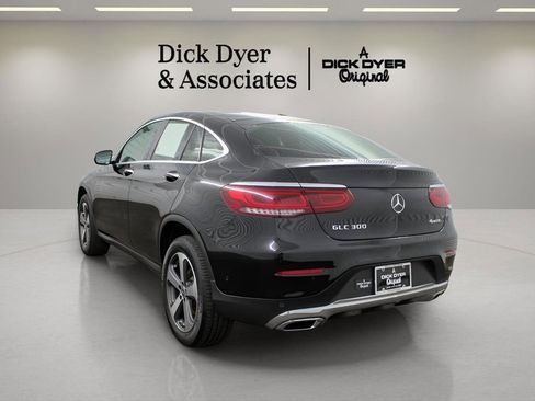 Used 2022 Mercedes-Benz GLC 300 4MATIC Coupe image 7