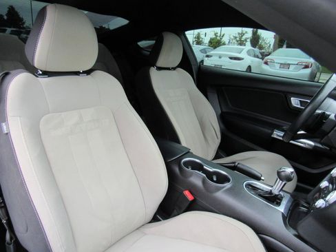 Used 2020 Ford Mustang Coupe RWD image 25