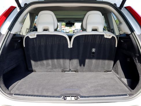 Used 2022 Volvo XC90 T6 Inscription w/ Advanced Package image 16