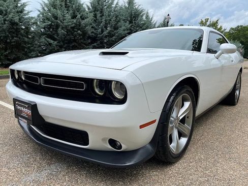 Used 2015 Dodge Challenger R/T w/ Quick Order Package 22B R/T RWD image 32