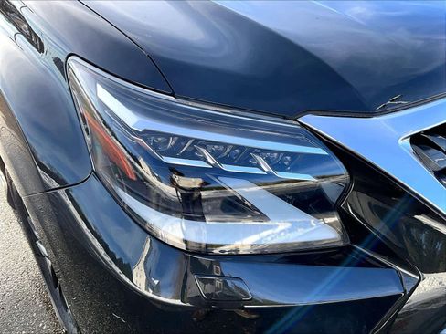 Used 2023 Lexus GX 460 Premium w/ Premium Package image 34