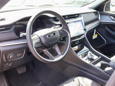 New 2026 Jeep Grand Cherokee L Limited AWD/4WD image 3