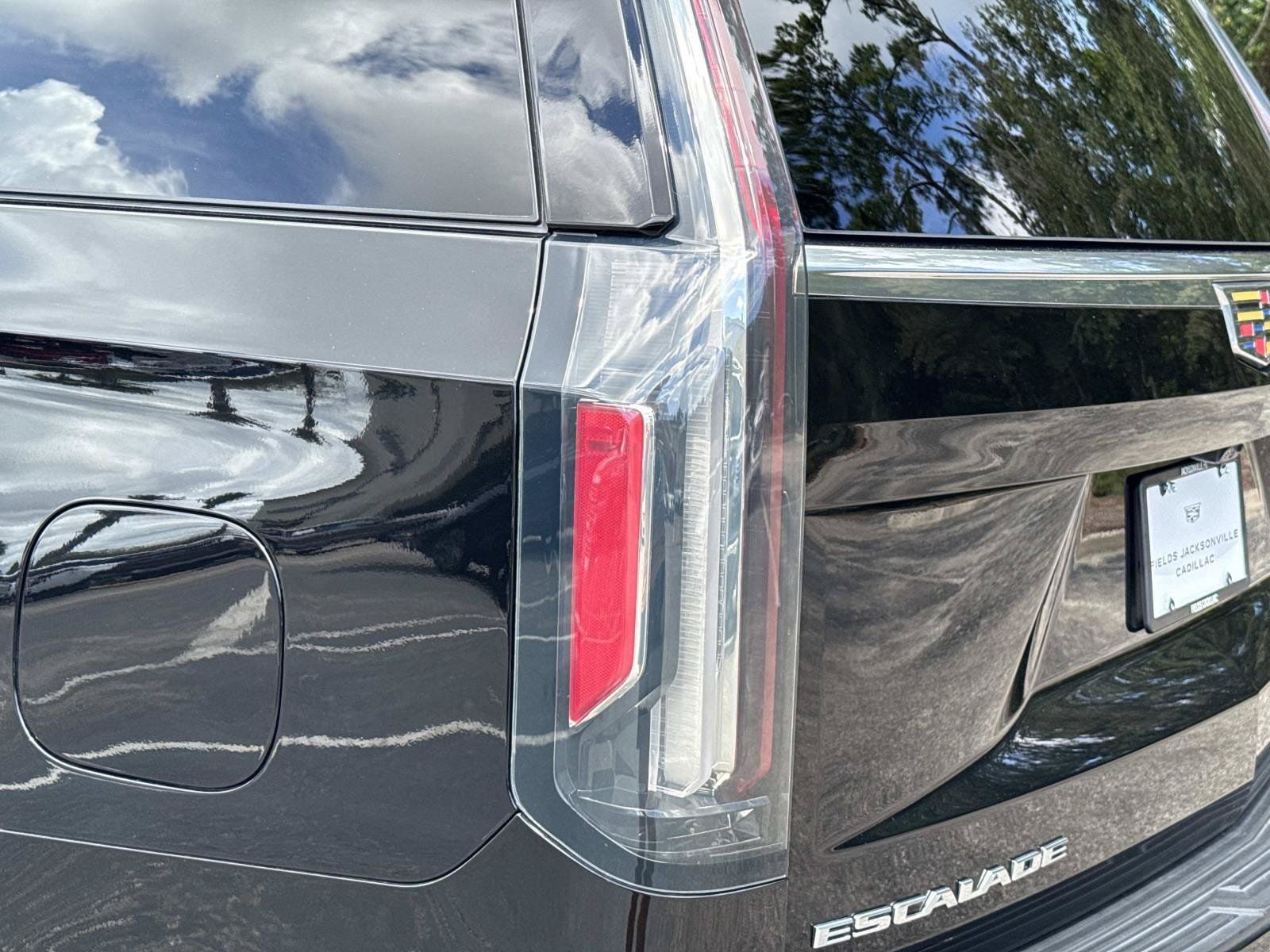 Used 2023 Cadillac Escalade Premium Luxury Platinum AWD/4WD image 11