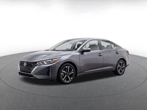 Used 2025 Nissan Sentra SV FWD image 3