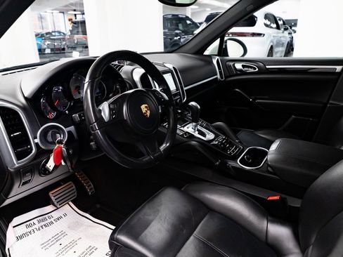 Used 2013 Porsche Cayenne S image 21