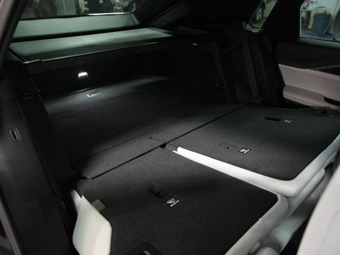 Used 2024 Cadillac Lyriq Luxury image 14