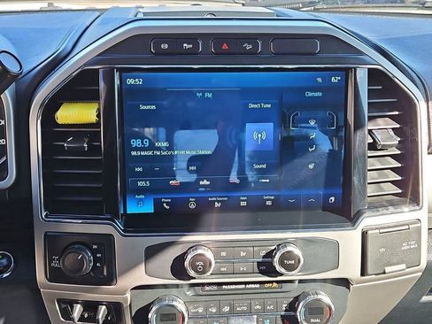 Used 2022 Ford F250 Lariat w/ Black Appearance Package image 15