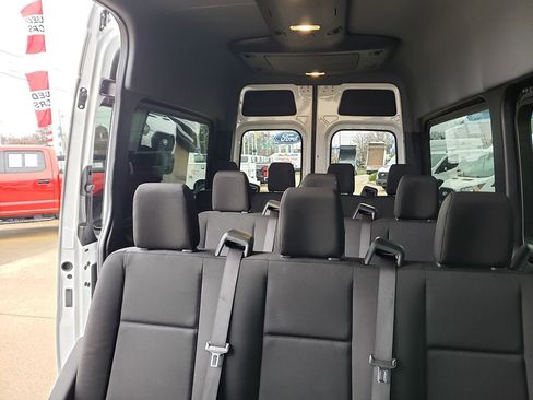 Used 2024 Mercedes-Benz Sprinter 2500 image 15