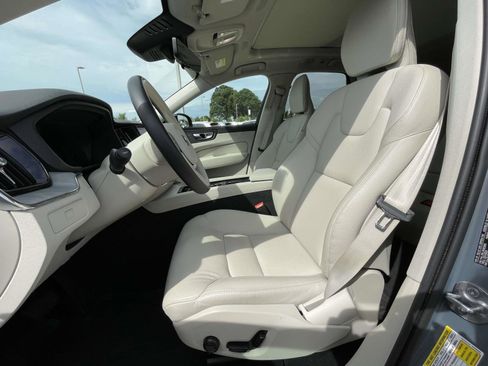 Certified 2024 Volvo XC60 B5 Plus w/ Protection Package AWD/4WD image 17