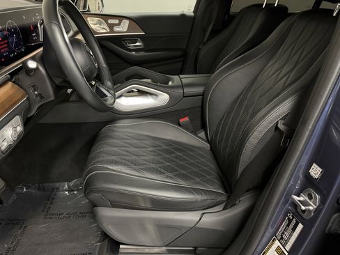 Used 2024 Mercedes-Benz Maybach GLS 600 4MATIC image 25