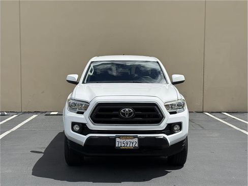 Used 2020 Toyota Tacoma SR5 RWD image 3