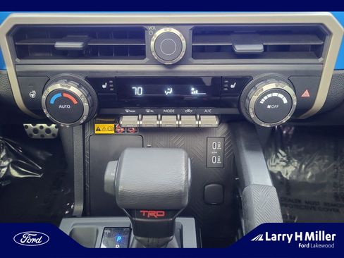 Used 2024 Toyota Tacoma TRD Sport image 31