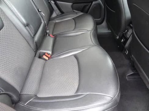 Used 2024 Jeep Compass Latitude AWD/4WD image 9