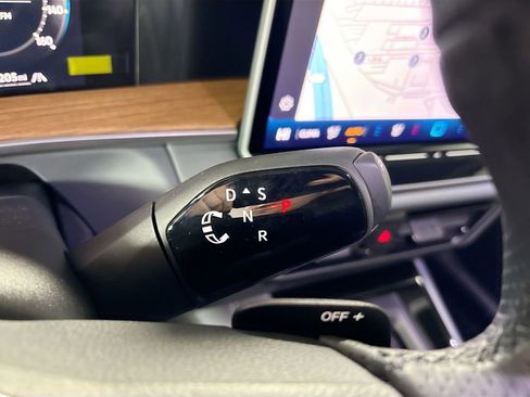 New 2026 Volkswagen Tiguan SEL R-Line image 18