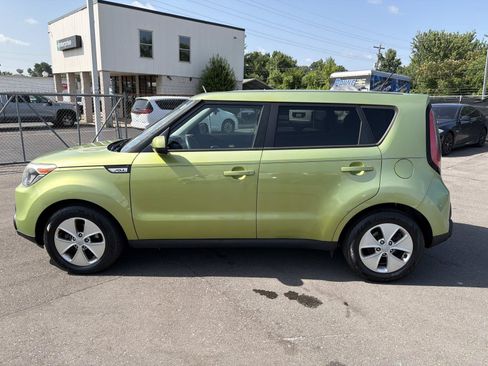 Used 2015 Kia Soul FWD image 4