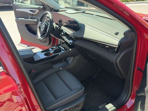 Used 2025 Buick Envision Avenir AWD/4WD image 26