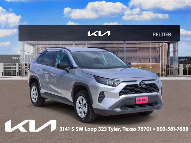 Used 2019 Toyota RAV4 LE FWD image 1
