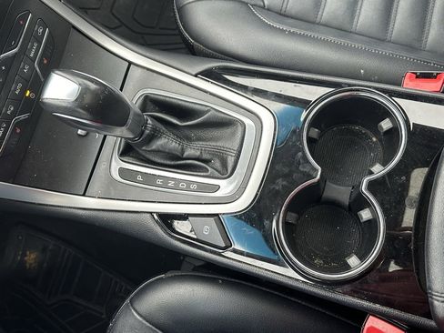 Used 2015 Ford Edge SEL w/ Canadian Touring Package image 26