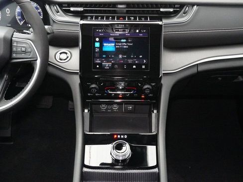 New 2025 Jeep Grand Cherokee Altitude AWD/4WD image 8