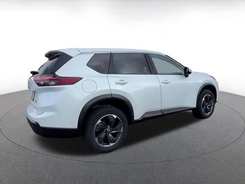 Used 2025 Nissan Rogue SV AWD/4WD image 15