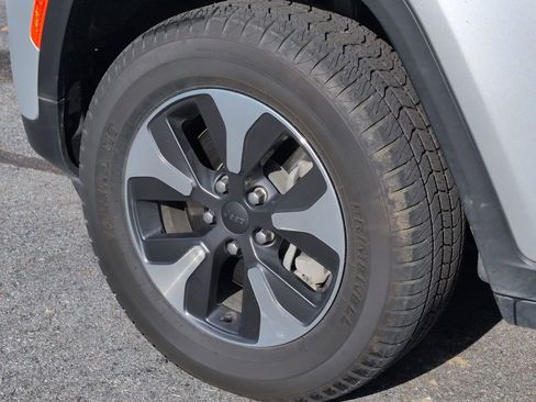 Used 2024 Jeep Grand Cherokee Limited 4xe image 11