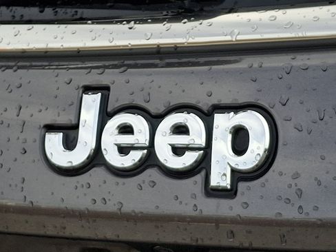 Used 2020 Jeep Compass Latitude w/ Cold Weather Group AWD/4WD image 29
