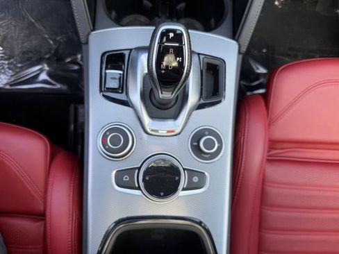 Used 2024 Alfa Romeo Stelvio Veloce AWD/4WD image 22