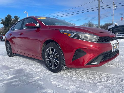 Used 2023 Kia Forte LXS image 1