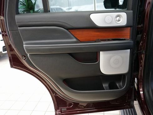 Used 2019 Lincoln Navigator Reserve image 57