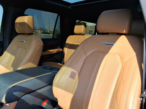 Used 2023 Ford Expedition Max Platinum image 24
