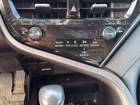 Used 2022 Toyota Camry XSE image 10