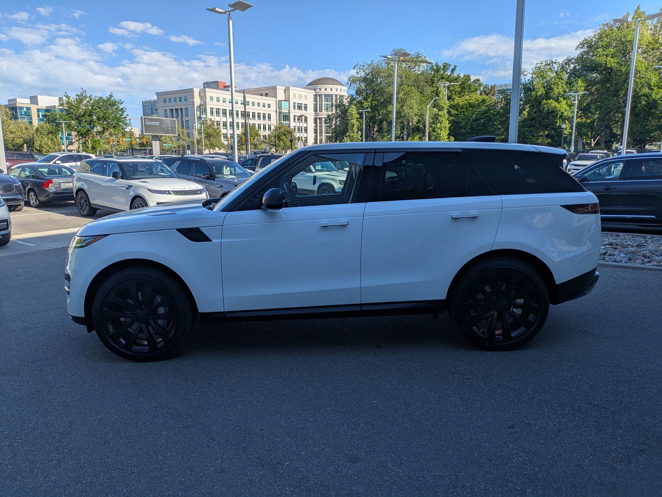 New 2026 Land Rover Range Rover Sport SE AWD/4WD image 8