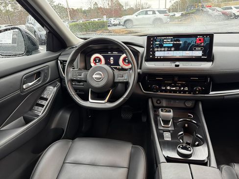 Used 2024 Nissan Rogue SL w/ SL Premium Package image 24