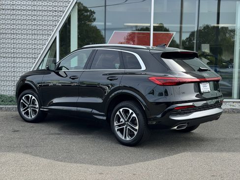 New 2025 Audi Q5 Premium image 3