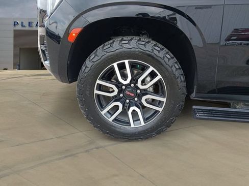 Used 2023 GMC Yukon AT4 w/ AT4 Premium Plus Package AWD/4WD image 14