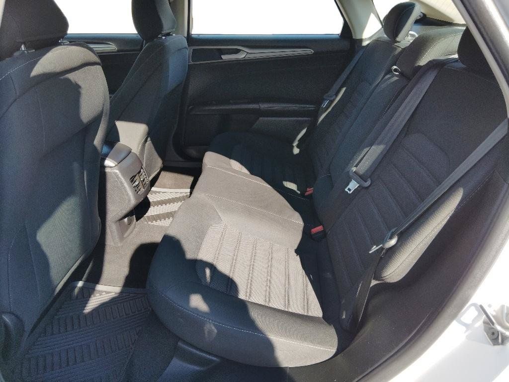 Used 2020 Ford Fusion SE FWD image 25