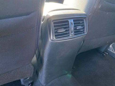 Used 2020 Nissan Rogue SV image 17