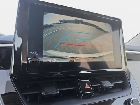 Used 2025 Toyota Corolla LE FWD image 22
