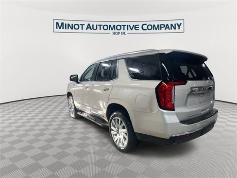 Used 2021 GMC Yukon SLT w/ SLT Premium Package image 6