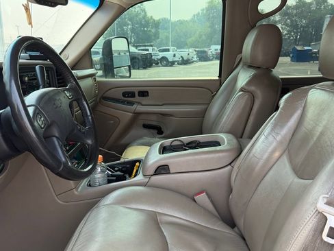 Used 2005 Chevrolet Silverado 2500 LT w/ Heavy-Duty Power Package AWD/4WD image 15