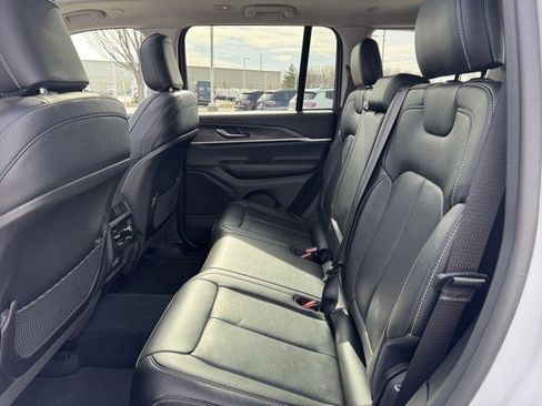 Certified 2023 Jeep Grand Cherokee Limited w/ Black Appearance Package image 29