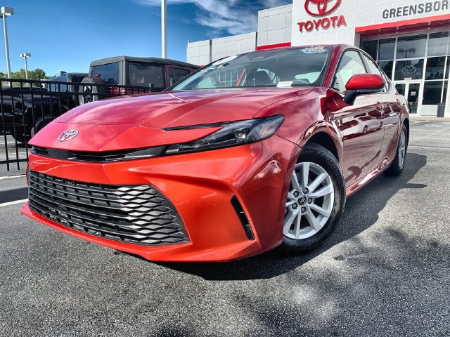 Used 2026 Toyota Camry LE w/ Convenience Package FWD image 4