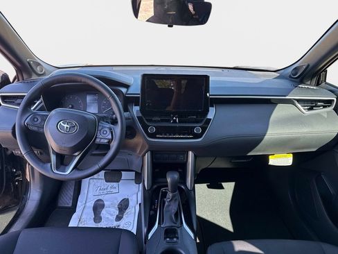 Used 2024 Toyota Corolla Cross AWD Hybrid w/ Moonroof Package image 15