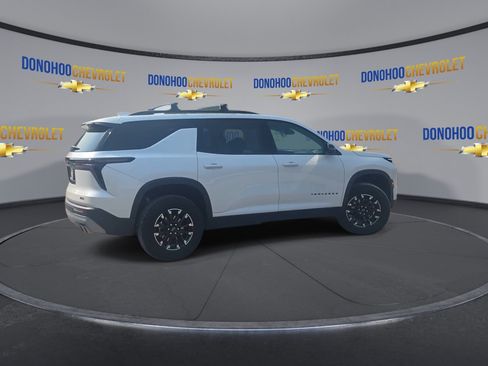 Used 2024 Chevrolet Traverse Z71 AWD/4WD image 7
