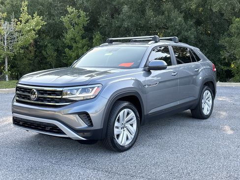 Used 2023 Volkswagen Atlas Cross Sport SE w/ Panoramic Sunroof Package FWD image 8