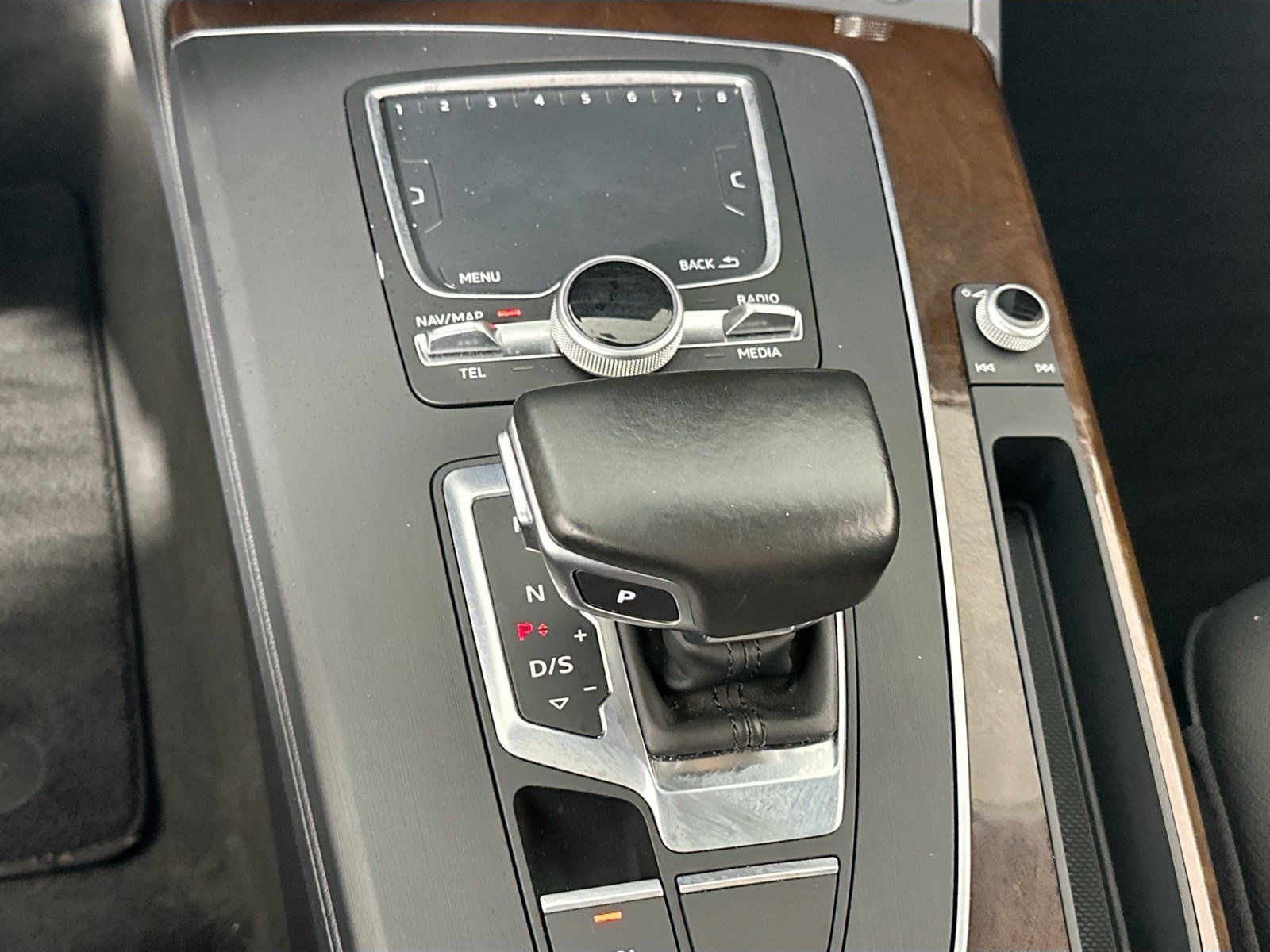 Used 2018 Audi Q5 2.0T Premium Plus w/ Premium Plus Package AWD/4WD image 17